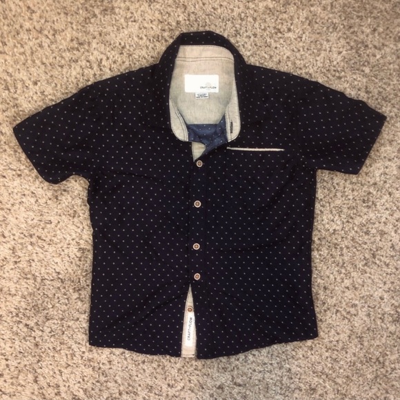 Boys button down - Picture 1 of 6